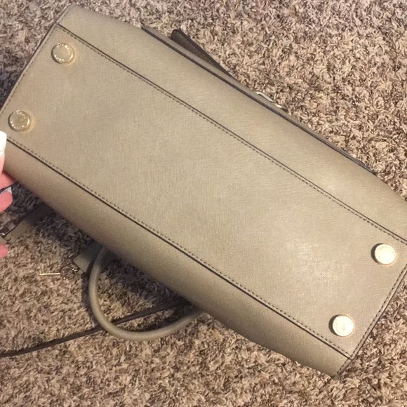 Michael Kors Emma Saffiano Leather Large Bag - Picture 8 of 8